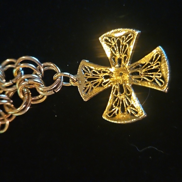 Vintage Maltese Cross With Faux Pearl Gold Tone Chain Necklace - Picture 3 of 9
